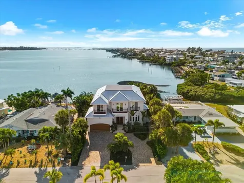 511 Bayview Drive Holmes Beach FL 34217
