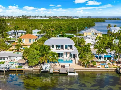 511 Bayview Drive Holmes Beach FL 34217