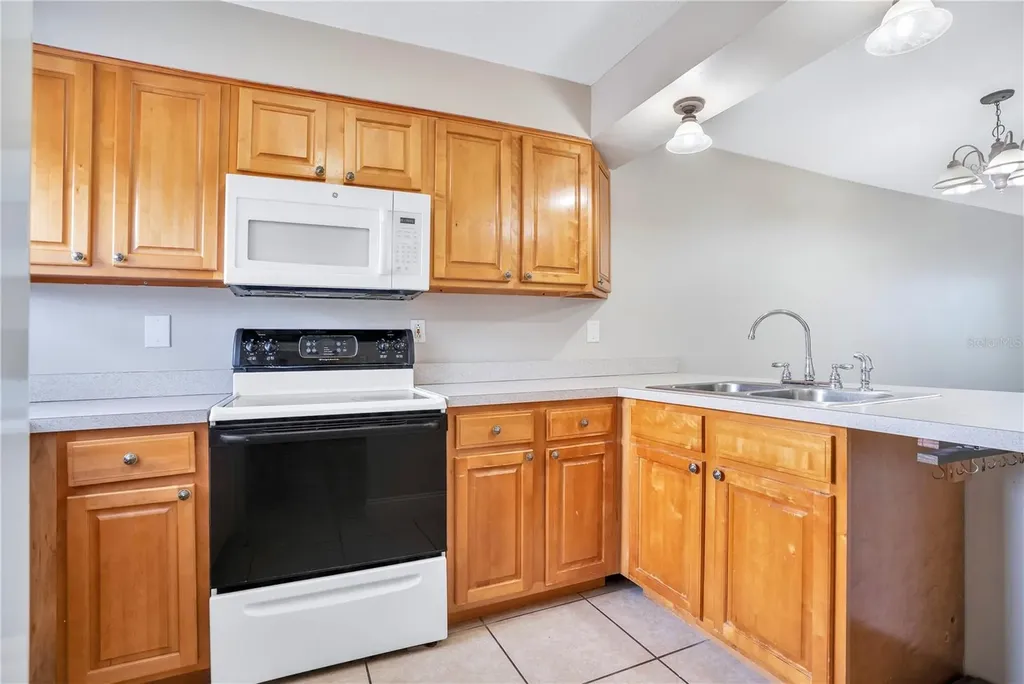 1824 Amberly Avenue Orlando FL 32822