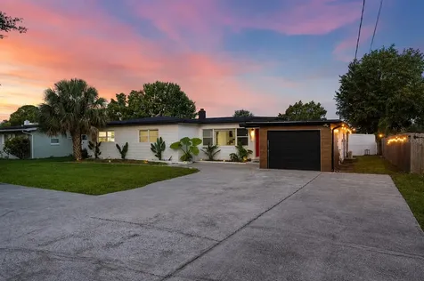 8120 Gondola Drive Orlando FL 32809