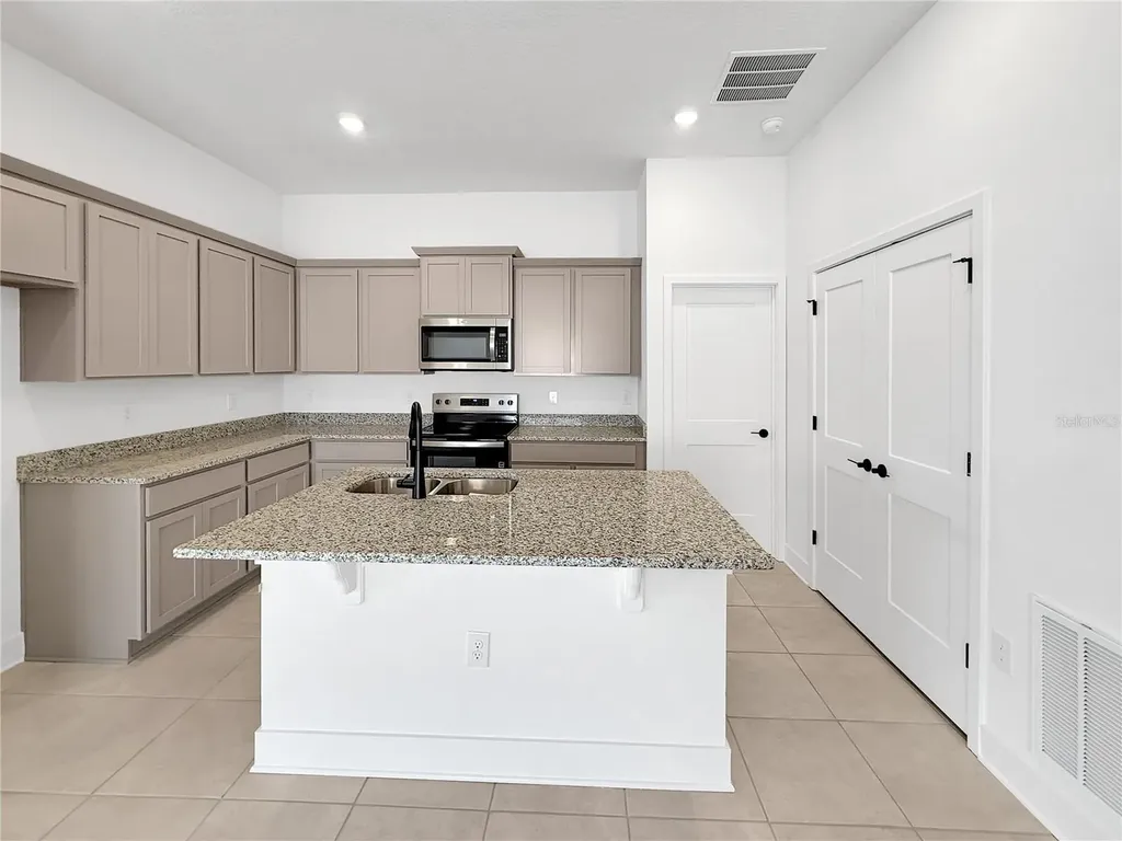 1650 Ann Rose Way Leesburg FL 34748