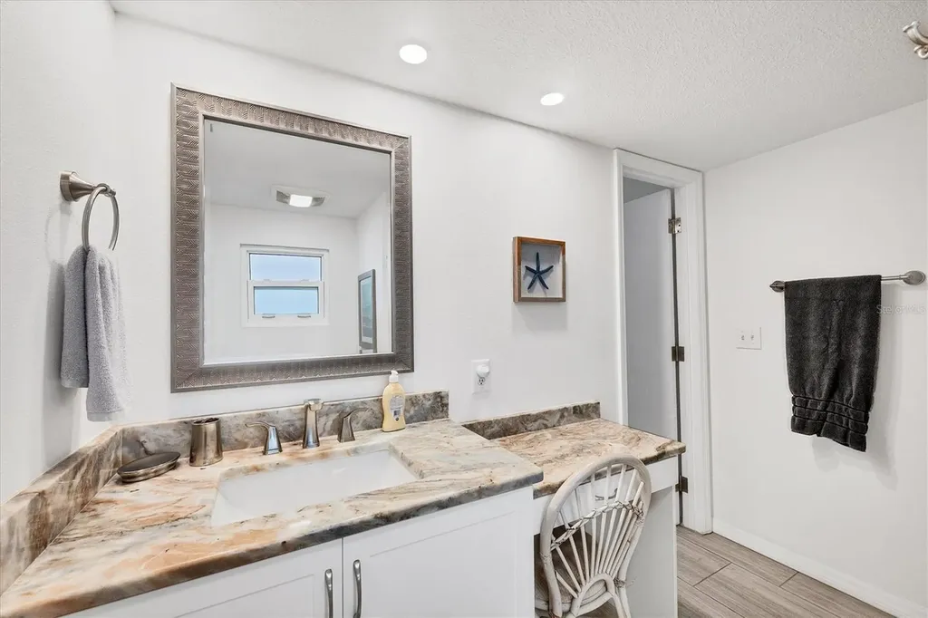 2350 N Beach Road Englewood FL 34223