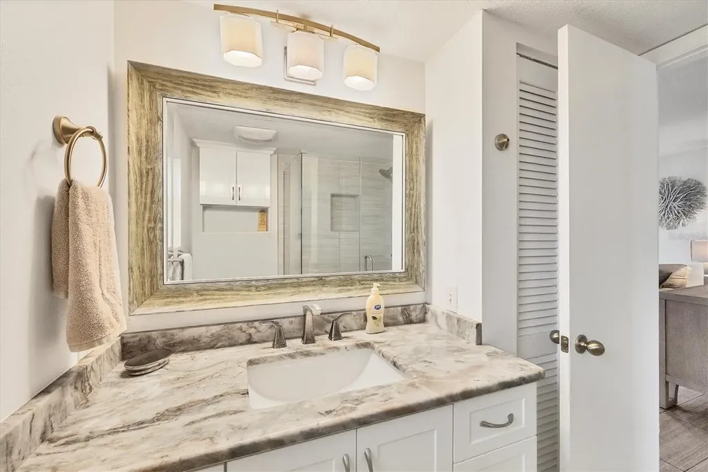 2350 N Beach Road Englewood FL 34223