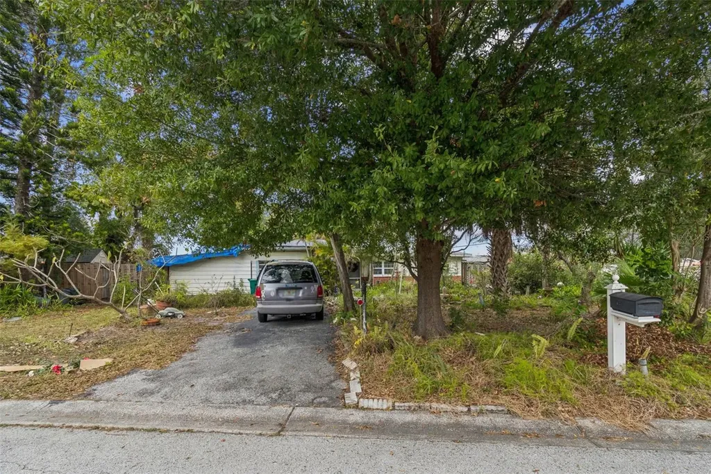 11071 Village Green Avenue Seminole FL 33772
