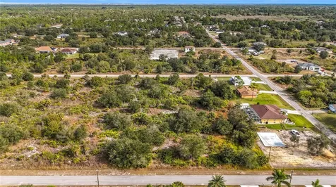 904 Lake Avenue Lehigh Acres FL 33972