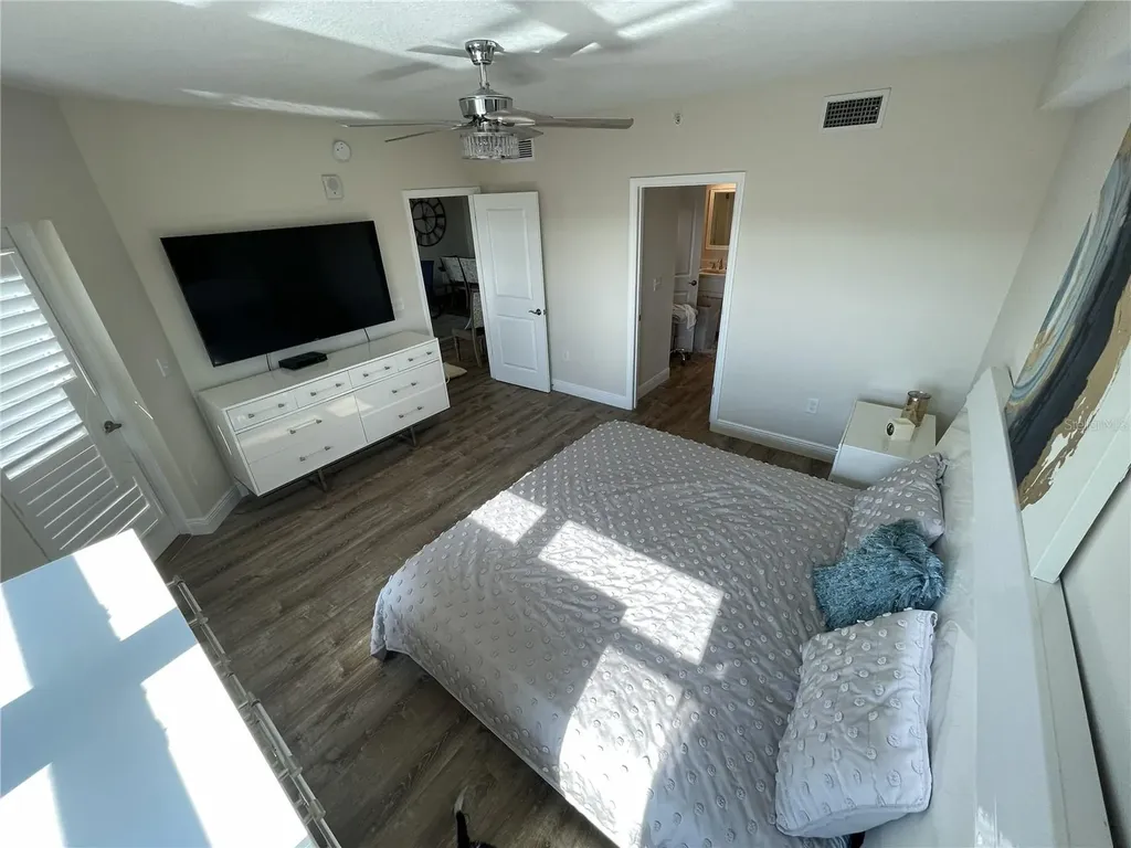 960 Starkey Road Largo FL 33771