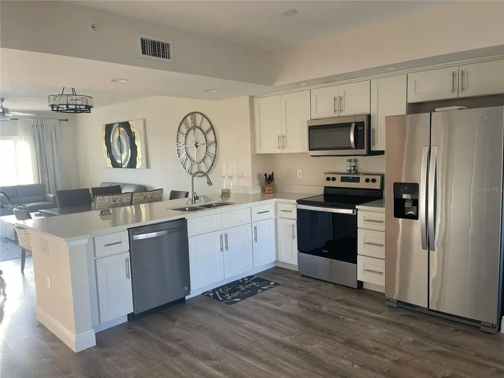 960 Starkey Road Largo FL 33771