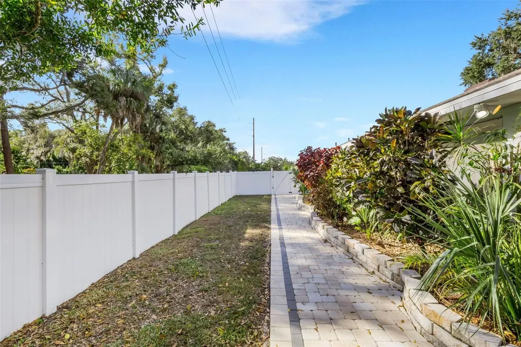 4557 Worcester Road Sarasota FL 34231
