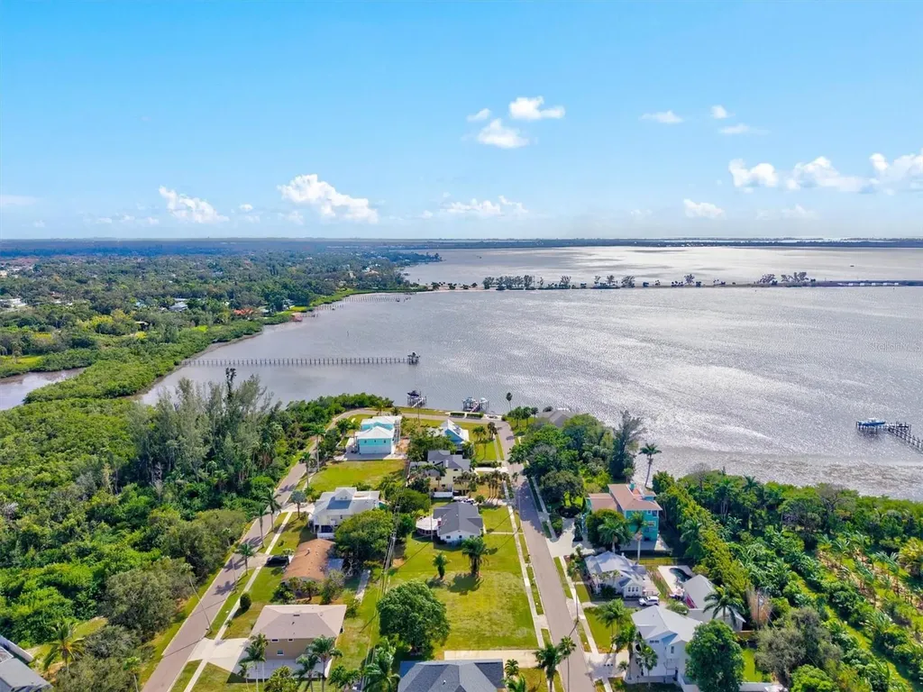 511 84th Street NW Bradenton FL 34209