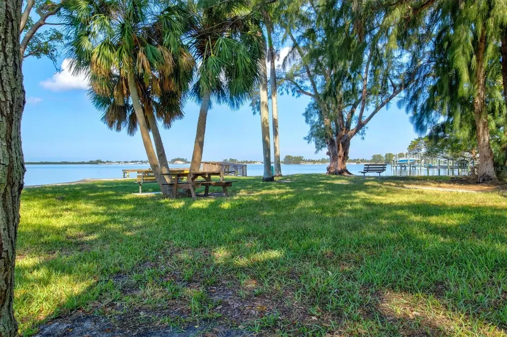 511 84th Street NW Bradenton FL 34209