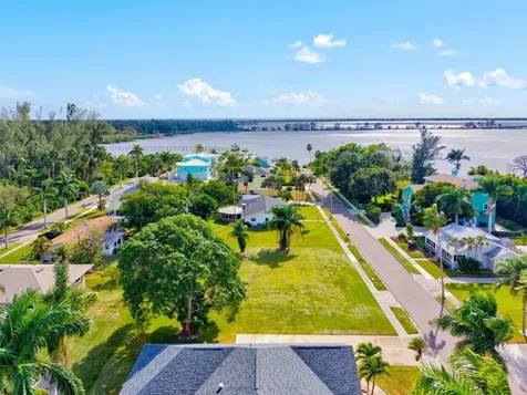 511 84th Street NW Bradenton FL 34209