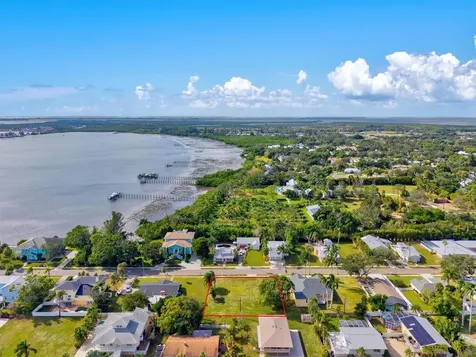 511 84th Street NW Bradenton FL 34209