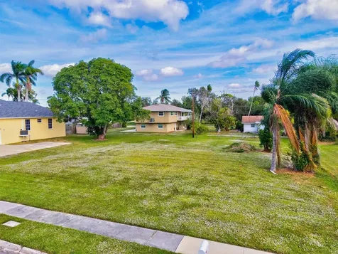 511 84th Street NW Bradenton FL 34209