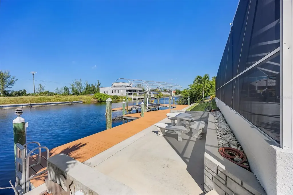 430 NW 39th Avenue Cape Coral FL 33993