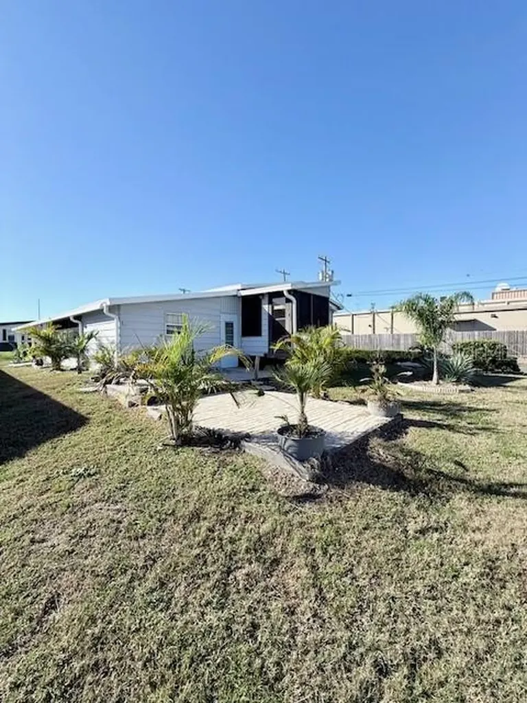 1011 Elizabeth Lane Lakeland FL 33809
