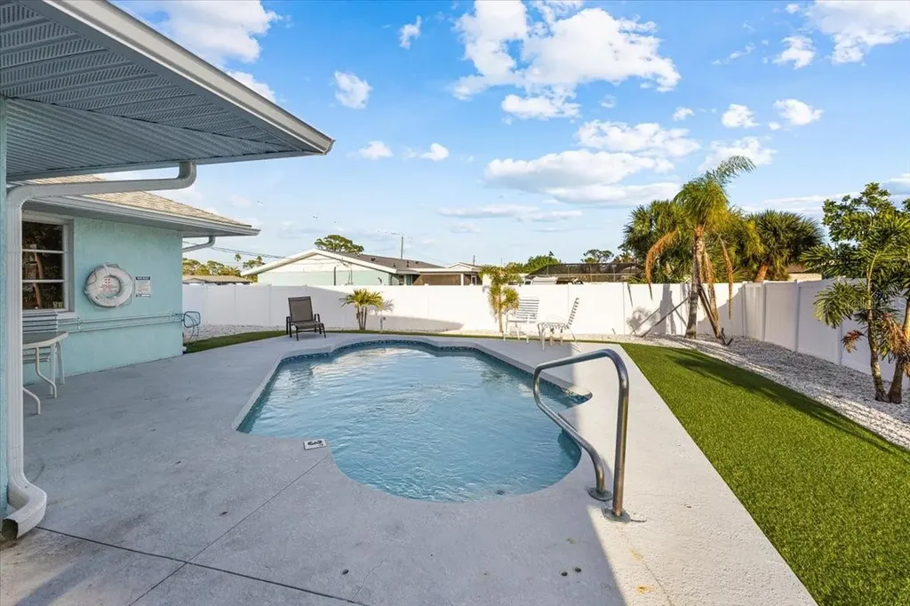 2061 Illinois Avenue Englewood FL 34224