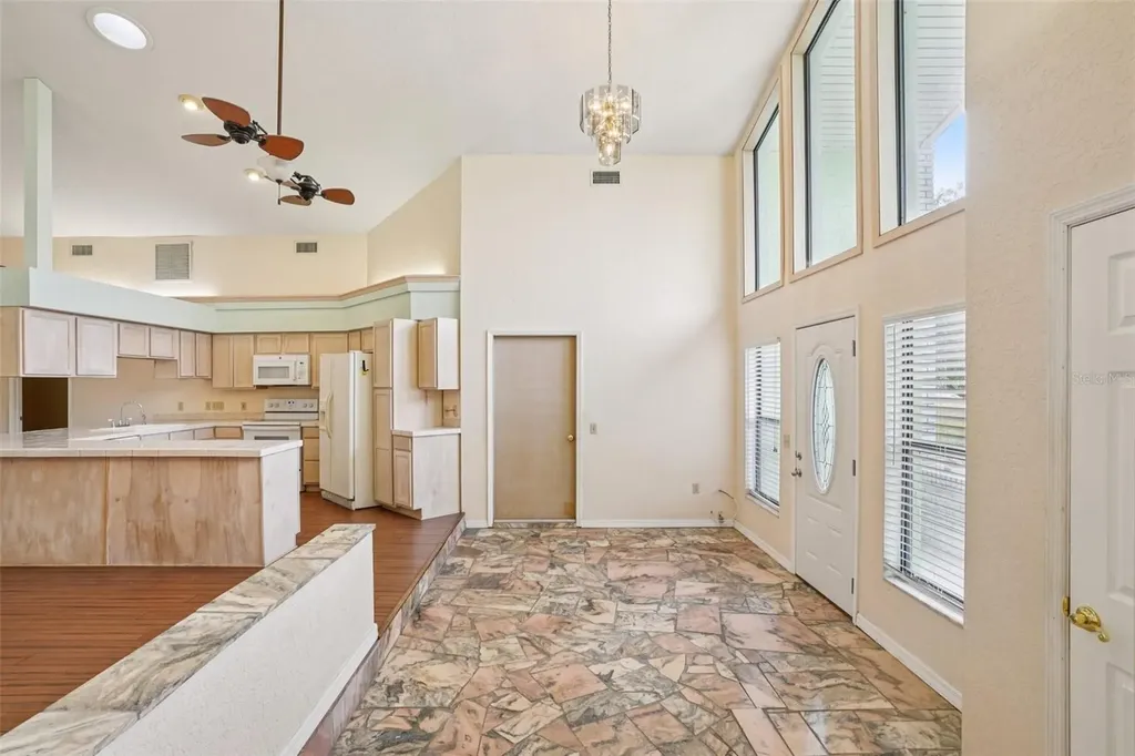 18628 SE 53rd Place Ocklawaha FL 32179