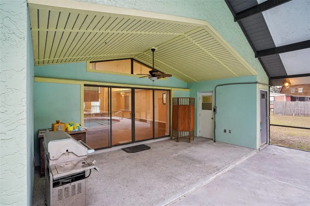18628 SE 53rd Place Ocklawaha FL 32179