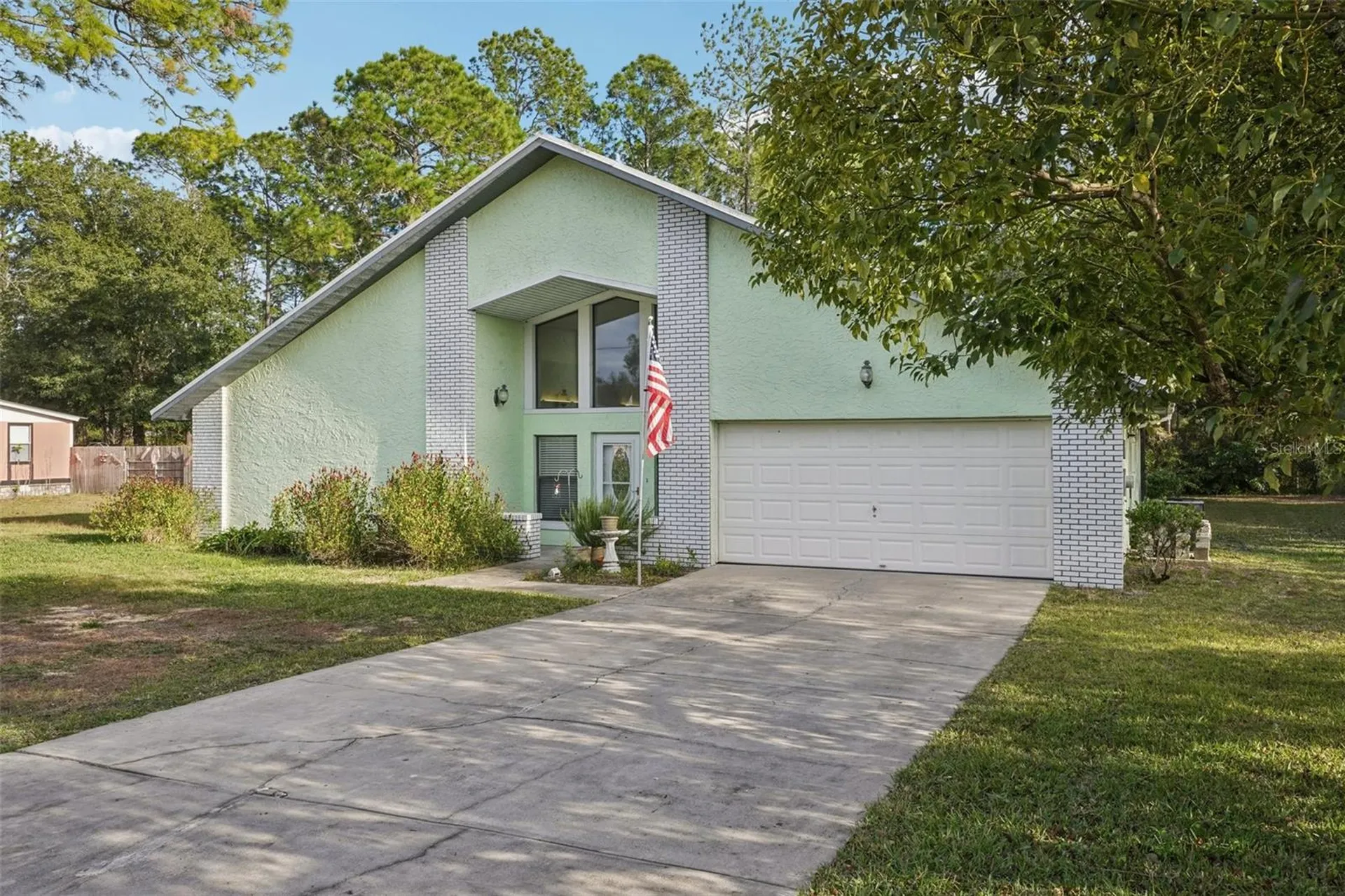 18628 SE 53rd Place Ocklawaha FL 32179