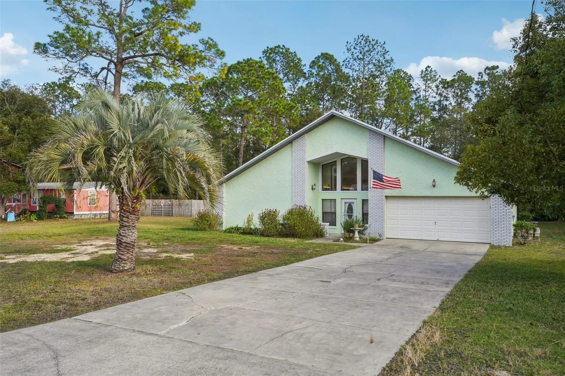 18628 SE 53rd Place Ocklawaha FL 32179