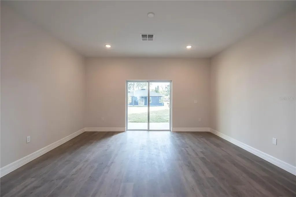 834 N Joanna Avenue Tavares FL 32778