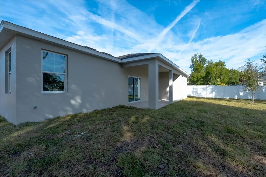834 N Joanna Avenue Tavares FL 32778
