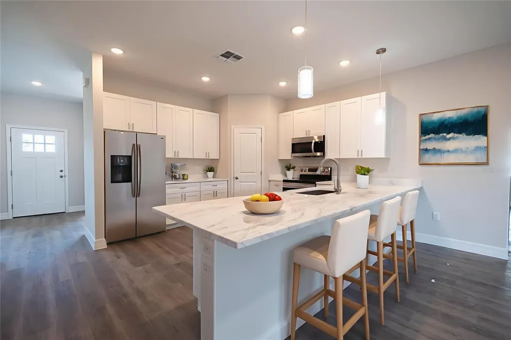 834 N Joanna Avenue Tavares FL 32778
