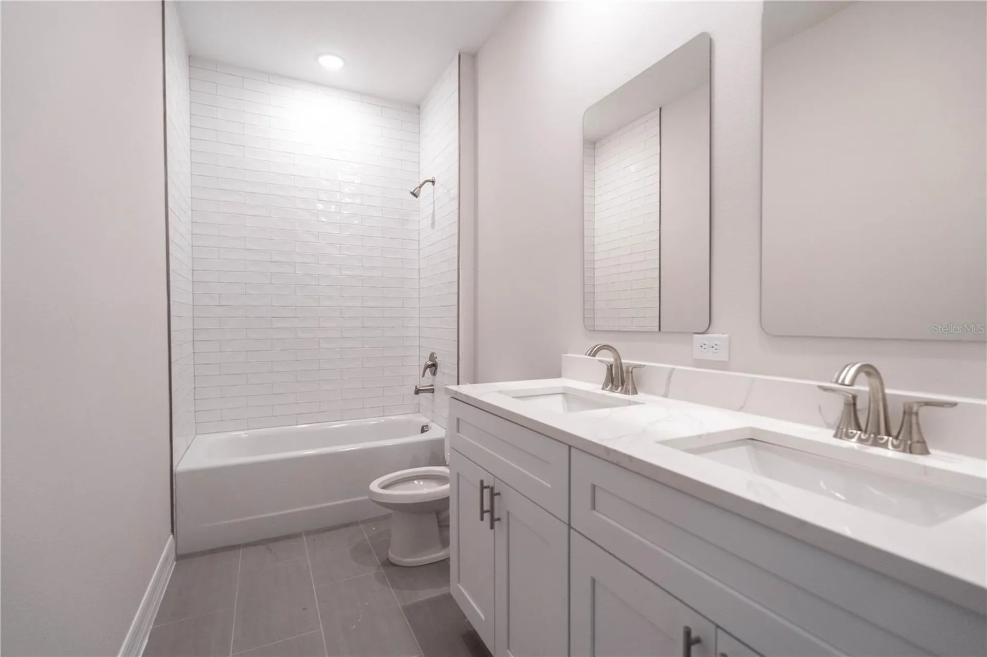 834 N Joanna Avenue Tavares FL 32778