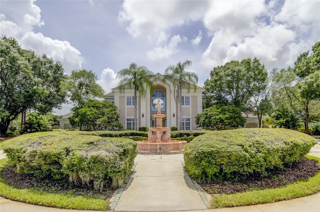 18605 Avenue Monaco Lutz FL 33558