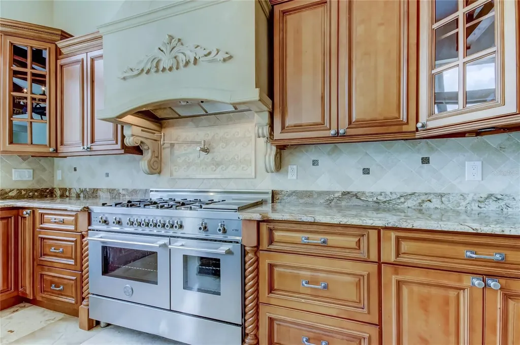 18605 Avenue Monaco Lutz FL 33558