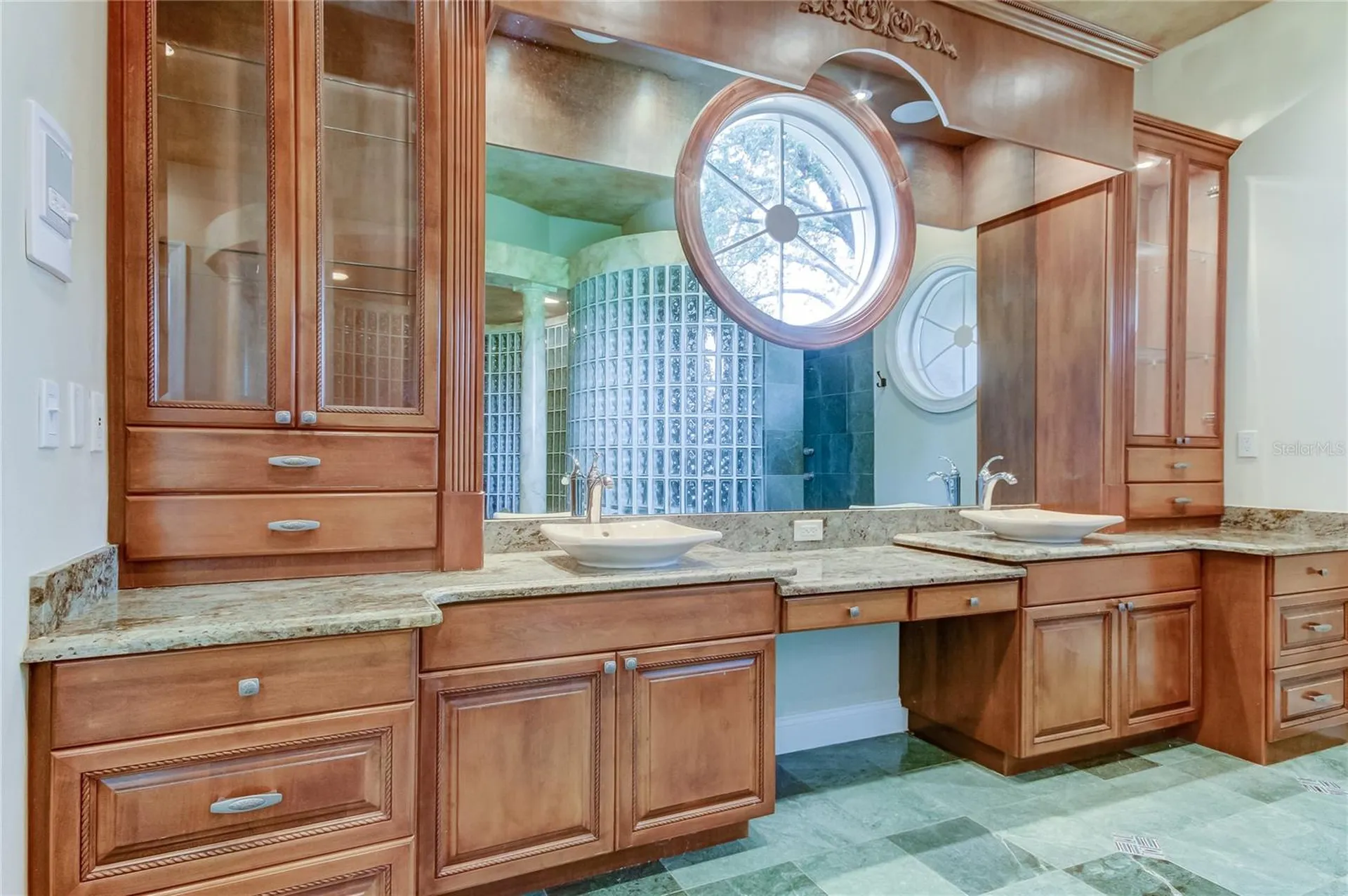 18605 Avenue Monaco Lutz FL 33558