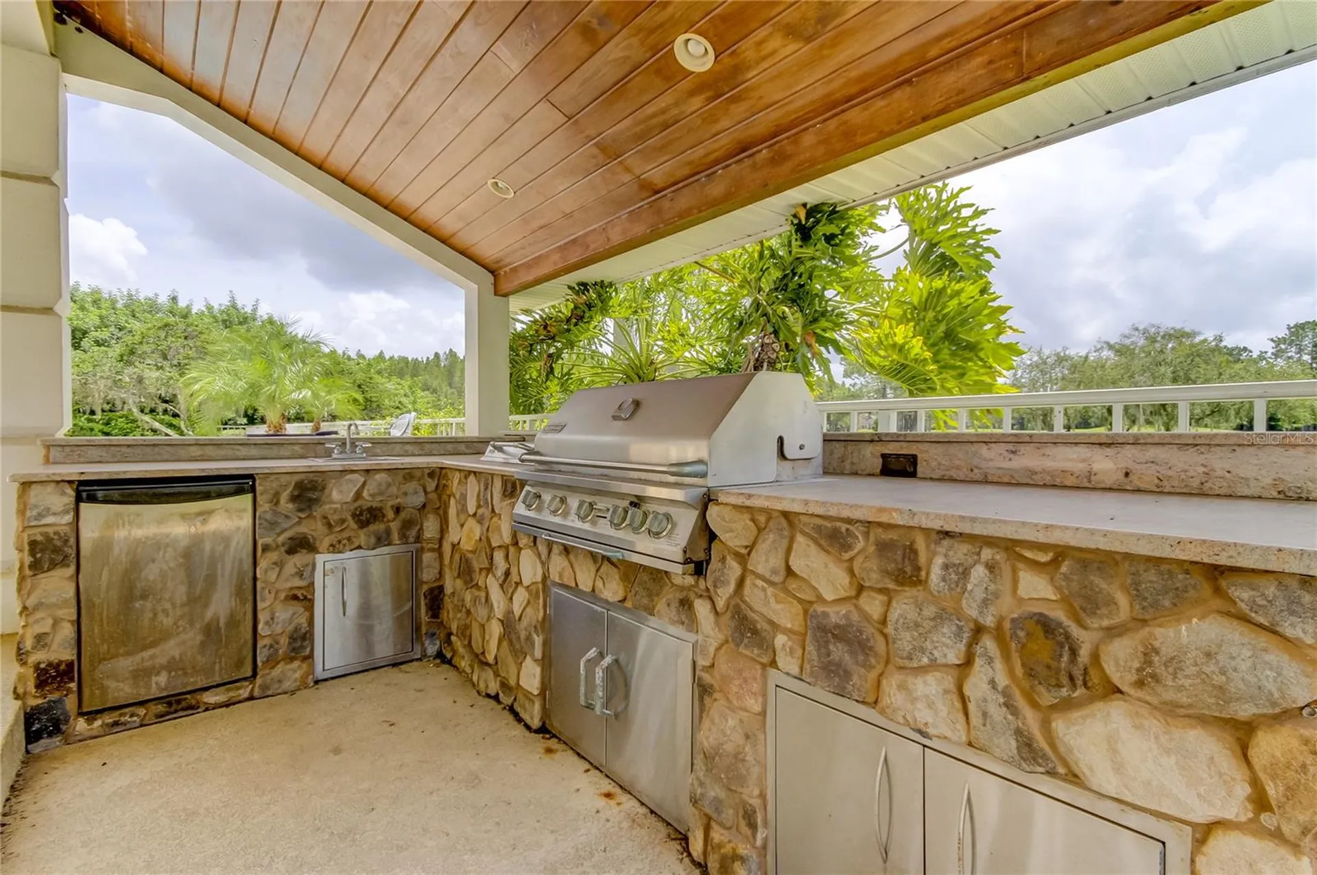 18605 Avenue Monaco Lutz FL 33558