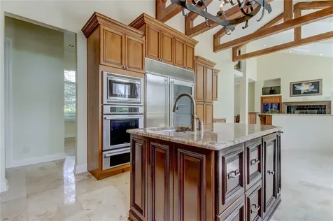 18605 Avenue Monaco Lutz FL 33558