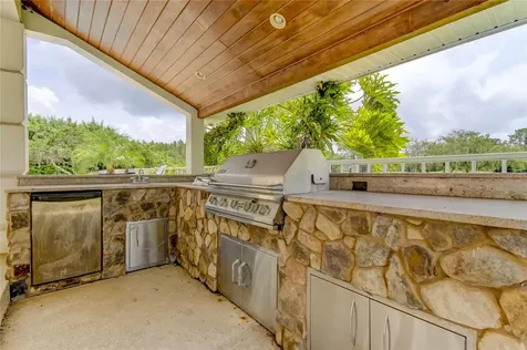 18605 Avenue Monaco Lutz FL 33558