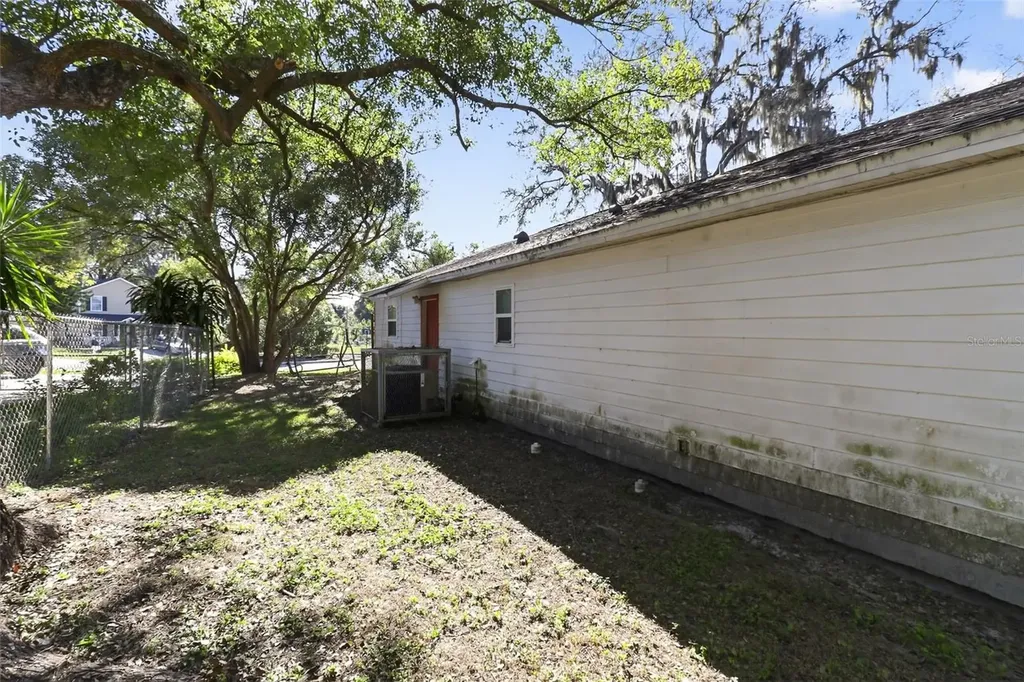 1332 7th Court Lakeland FL 33805