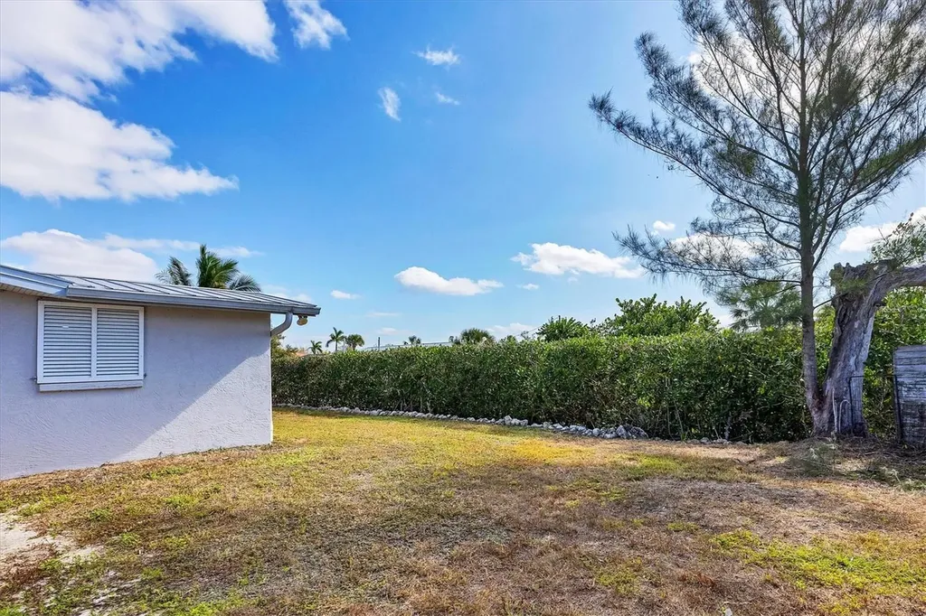 1073 Alston Lane Englewood FL 34223