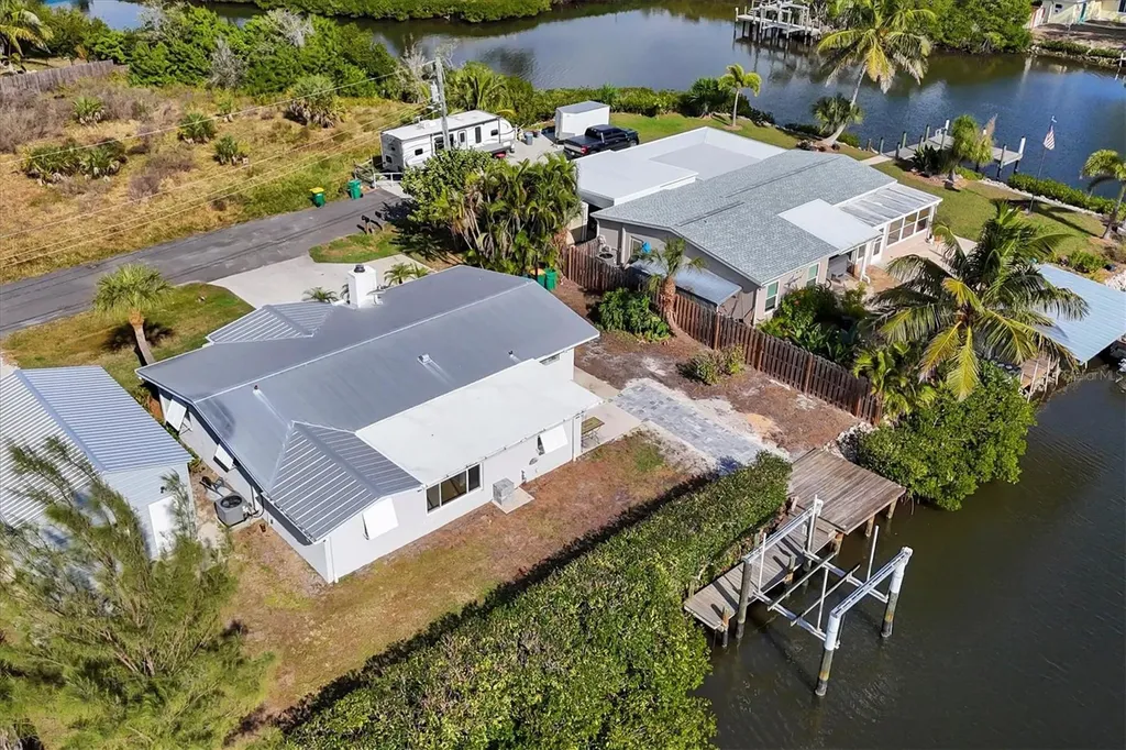 1073 Alston Lane Englewood FL 34223