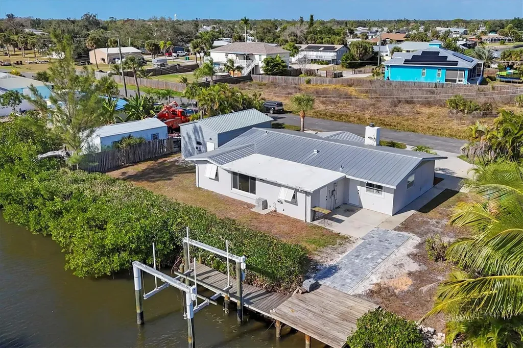 1073 Alston Lane Englewood FL 34223