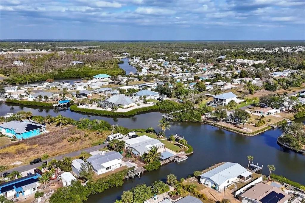 1073 Alston Lane Englewood FL 34223