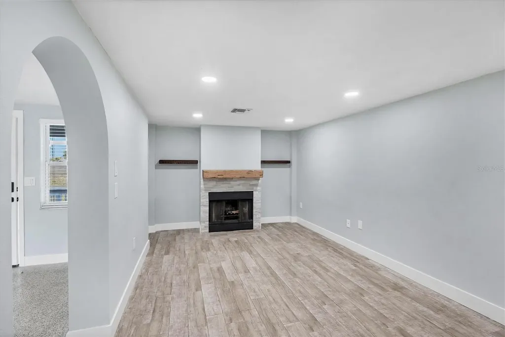 1073 Alston Lane Englewood FL 34223