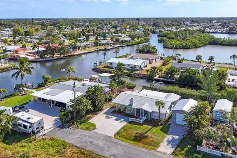 1073 Alston Lane Englewood FL 34223