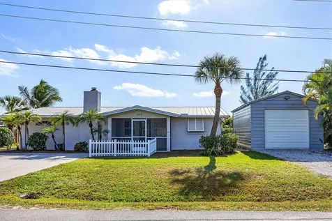 1073 Alston Lane Englewood FL 34223