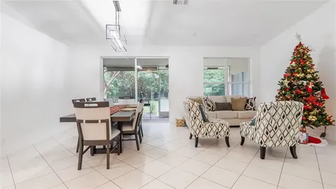 132 Chestnut Circle Royal Palm Beach FL 33411