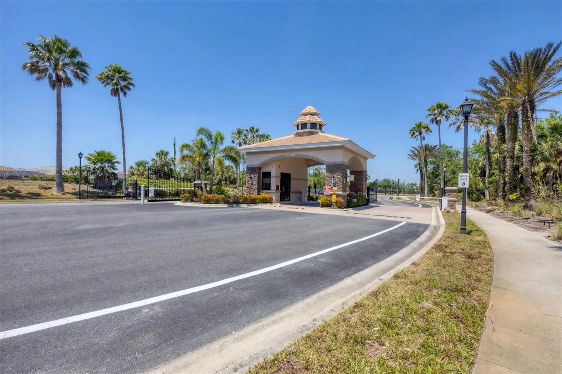 1878 Mesic Hammock Way Venice FL 34292