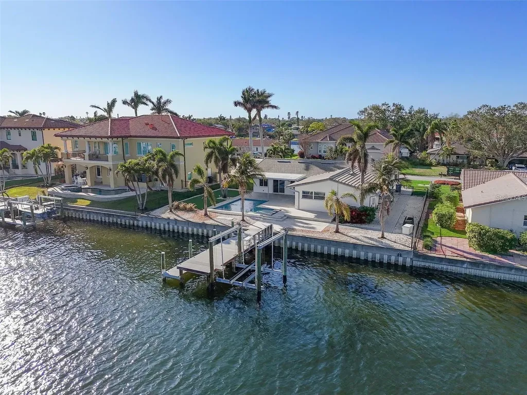 1984 Kansas Avenue NE St Petersburg FL 33703