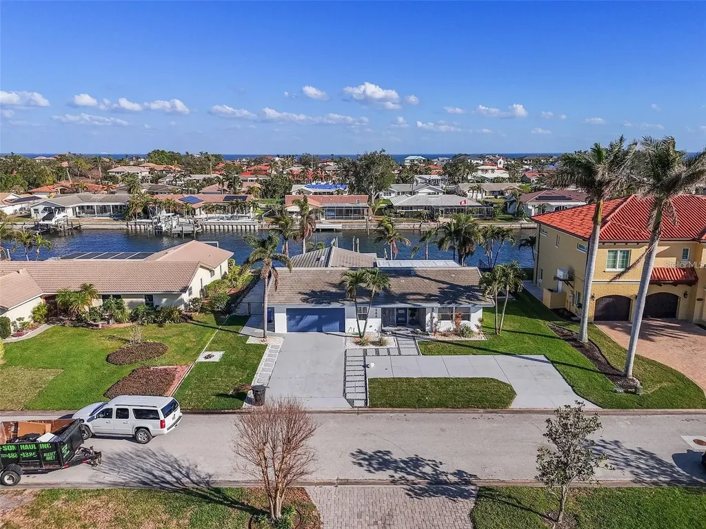 1984 Kansas Avenue NE St Petersburg FL 33703