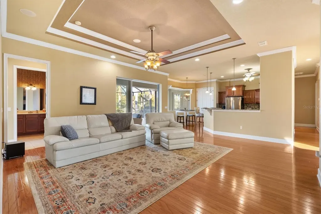 527 Dowling Circle Lady Lake FL 32159