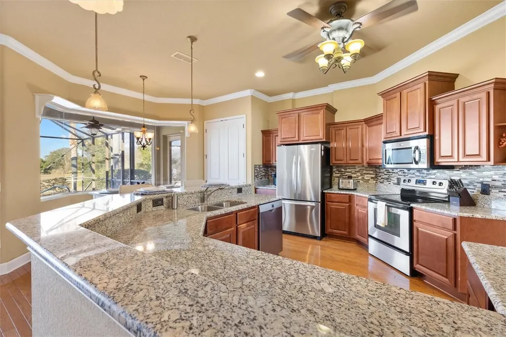 527 Dowling Circle Lady Lake FL 32159