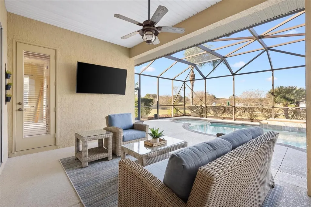 527 Dowling Circle Lady Lake FL 32159