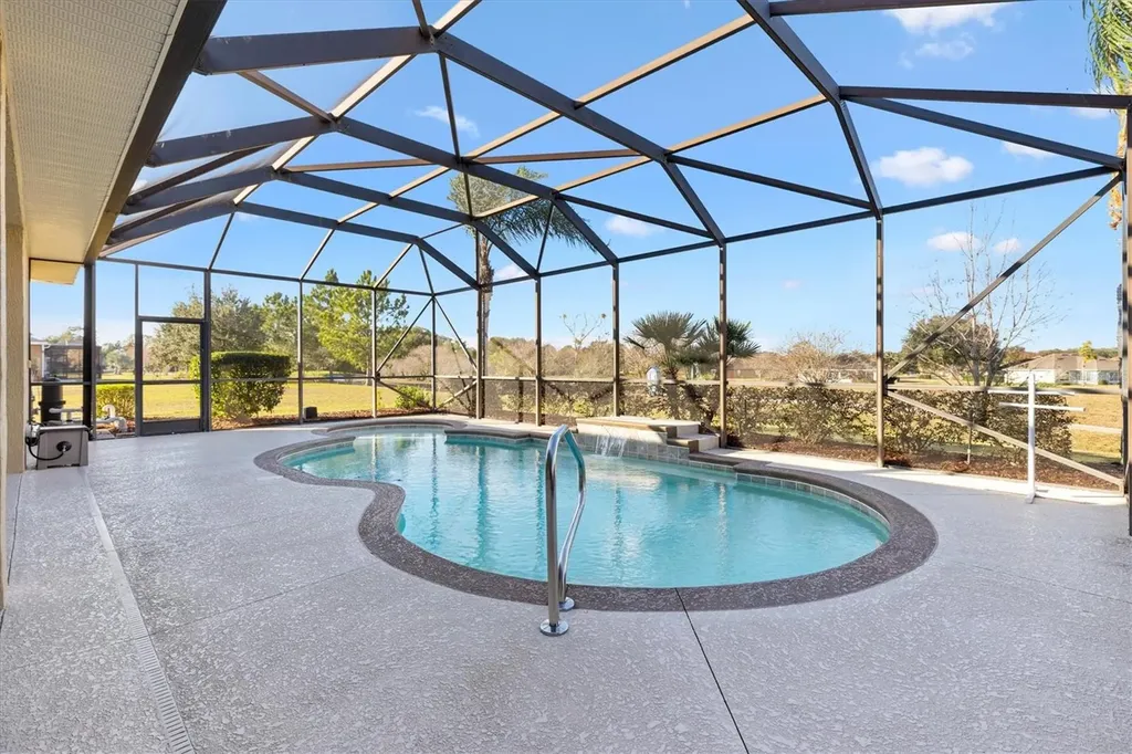 527 Dowling Circle Lady Lake FL 32159